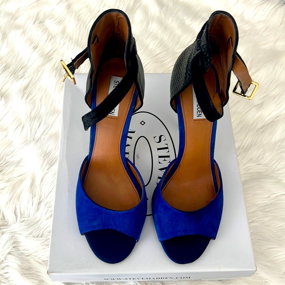 Steve Madden Blue/ Black “Stepout” Heels